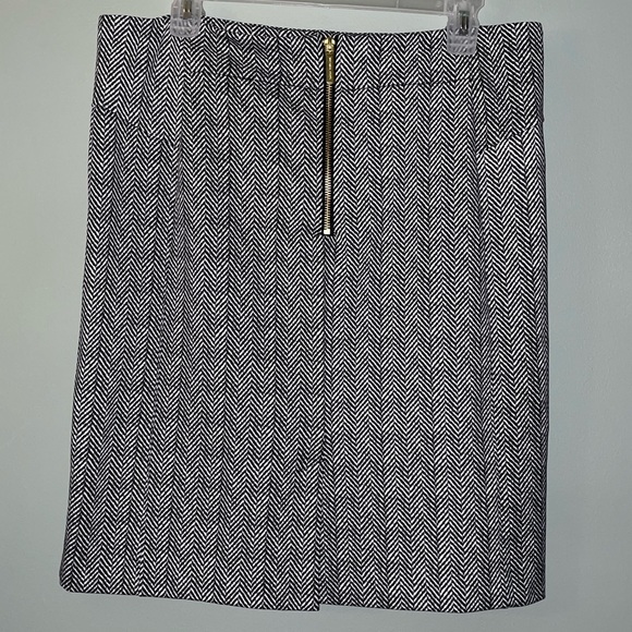 Michael Kors Pencil Skirt Size 12 Black & White Zig Zag Pattern - Picture 5 of 5
